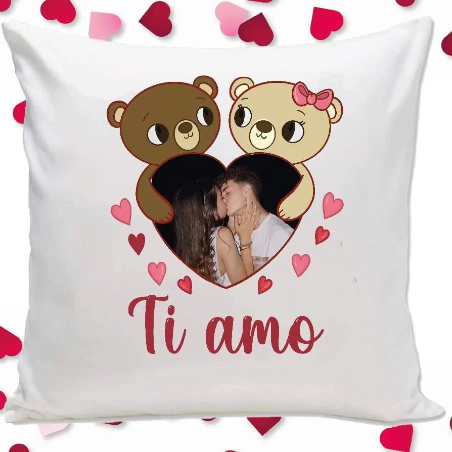 Cuscini decorativi personalizzati: Un tocco romantico per la tua casa